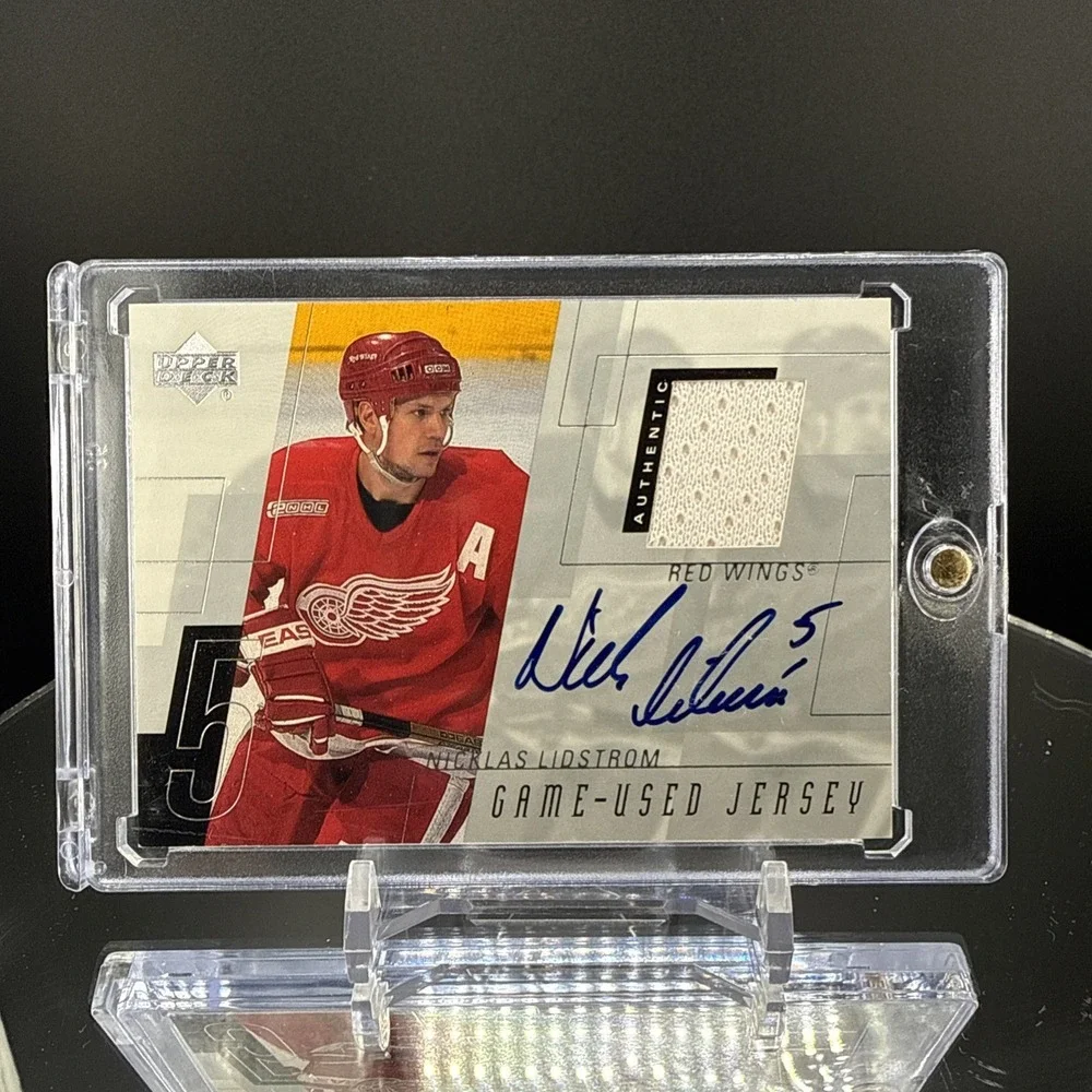 2000-01 Upper Deck - Game Worn Jersey Autograph Nicklas Lidstrom #H-NL